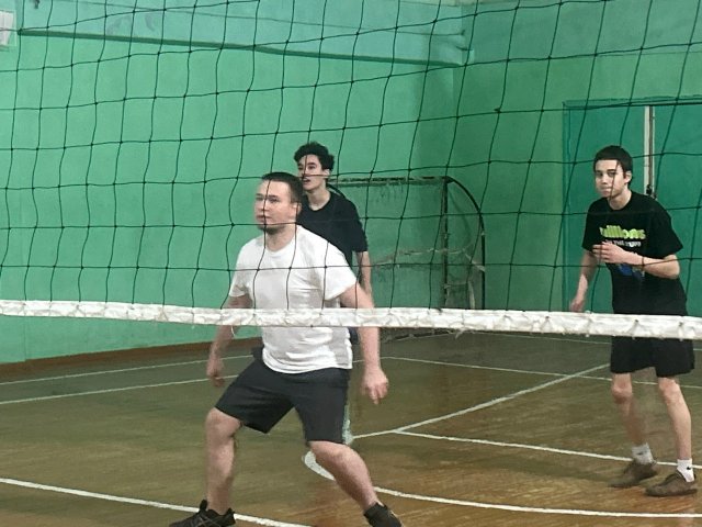 ? Волейбольные новогодние страсти кипели в первом корпусе! ?
